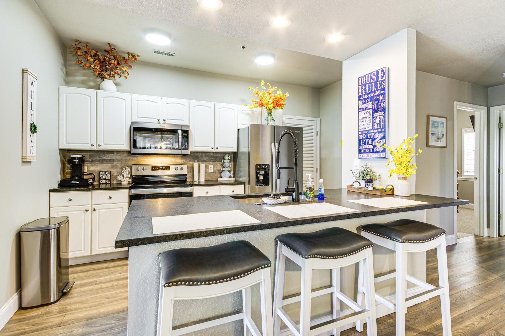 Waterfront Lake Ozark Condo With Deck And Pools Bagian luar foto